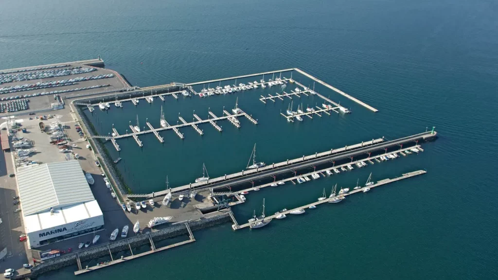 Breakwater & Shore Protection Services 18 Marina Harbor Wave Attenuation